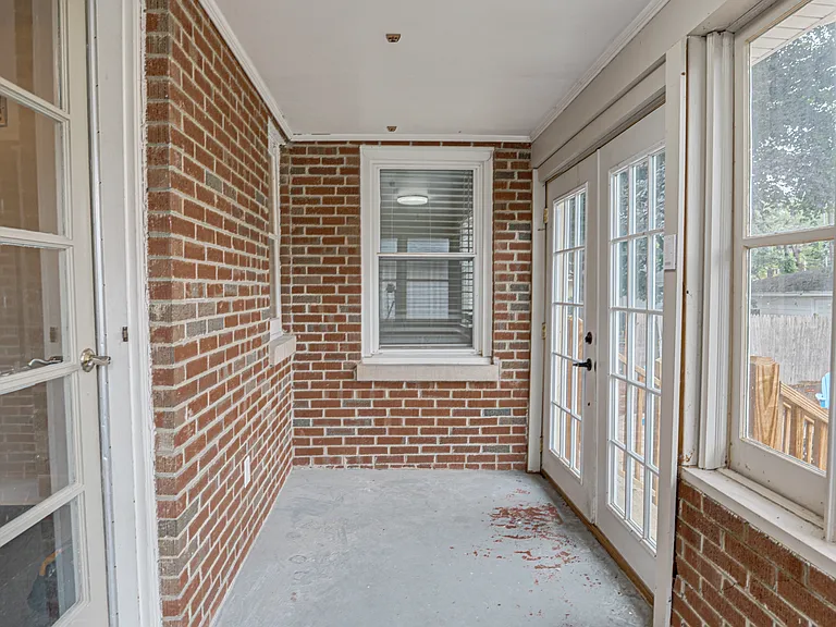 219 Spring Ave — Photo 33