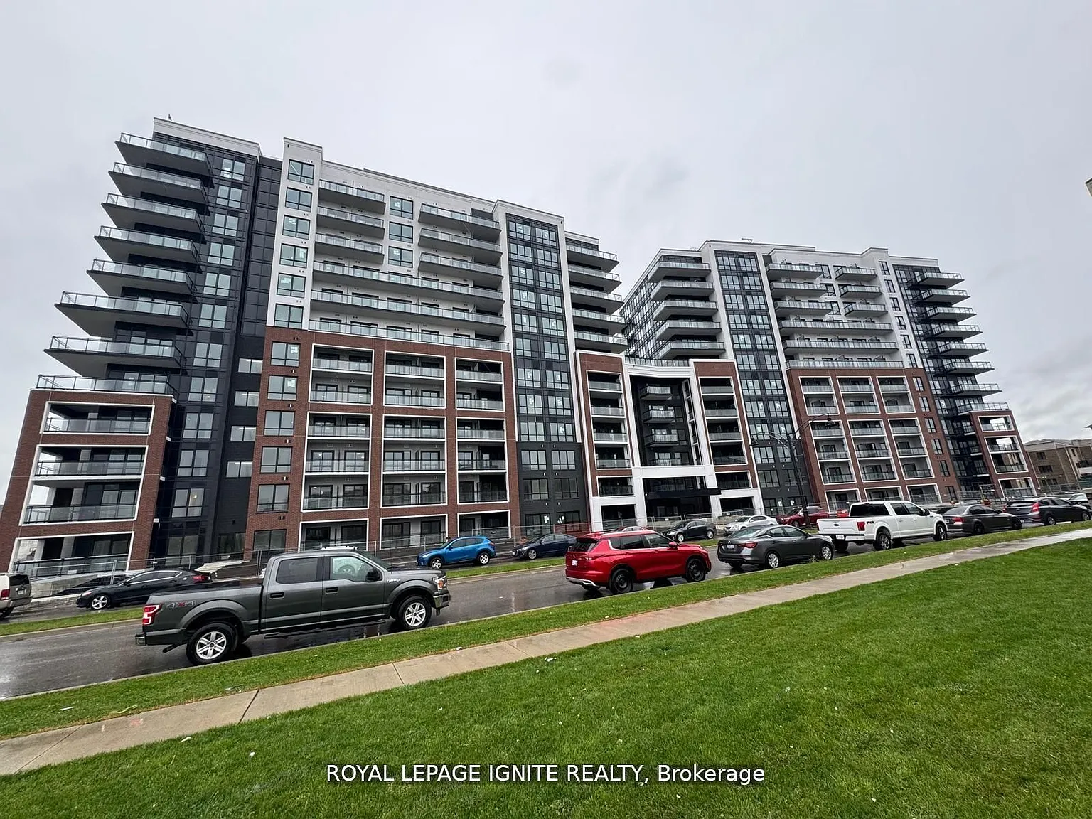 3 bed, $3,000 — Photo 1