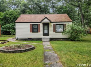 1828 Hanchett Ave NW, Grand Rapids, MI