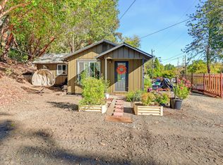 981 4th Ave, Gold Hill, OR 97525