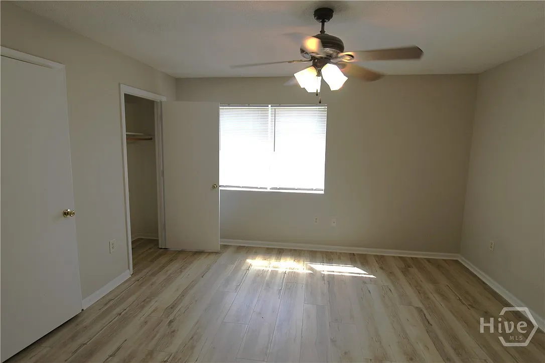 2 bed, 2.5 bath, 1224 sqft, $1,300 — Photo 4