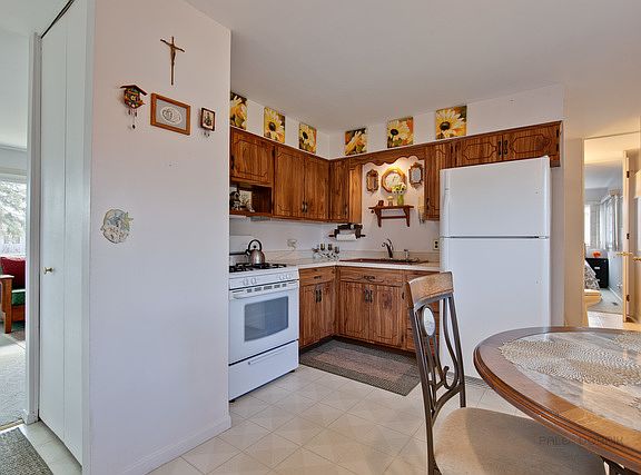 5th image of 18332 W Woodland Ter