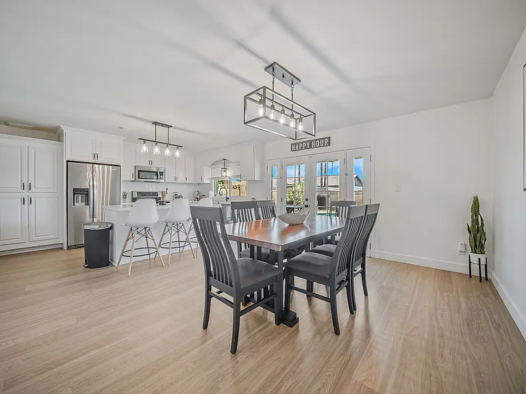 2431 E Manhatton Dr — Photo 12