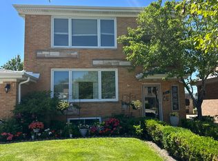 8734 N Wisner St, Niles, IL 60714