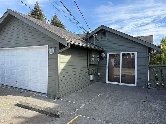 3rd image of 5901 40th Ave SW #3