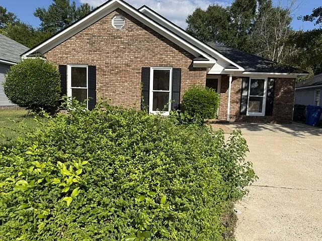 3 bed, 2.0 bath, $1,495 — Photo 2