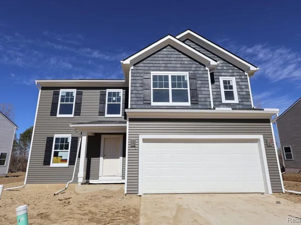 4221 Cedar Ln, Grand Blanc, MI 48439