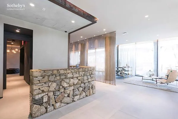 Rented by Sotheby's International Realty | media 27