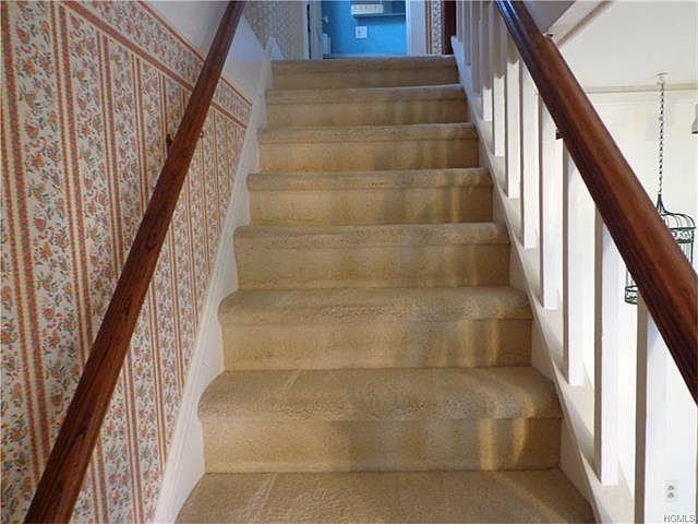 1st image of 18 Colonial Ave