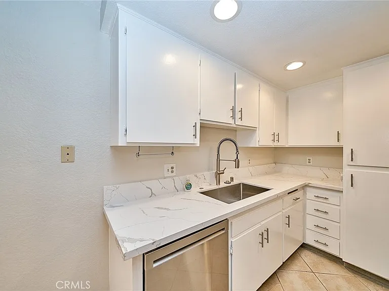 16621 Shenandoah Ave — Photo 7