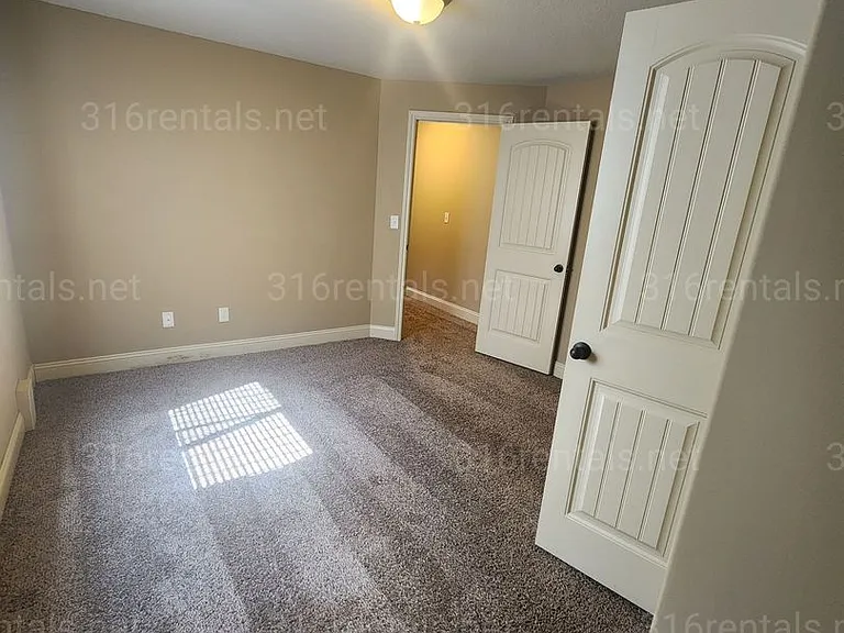 5645 N Lycee Ct — Photo 16