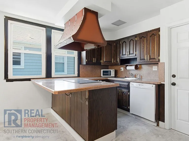 30 Coram St #2 — Photo 8