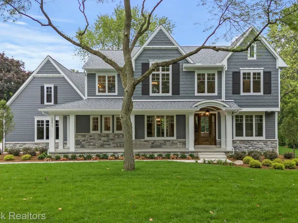 231 Wadsworth Ln, Bloomfield Hills, MI 48301