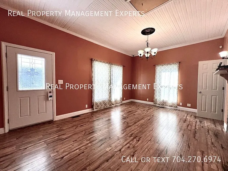 319 Doster Ave — Photo 9