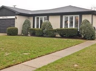 1803 W Magnolia Ln, Mount Prospect, IL 60056