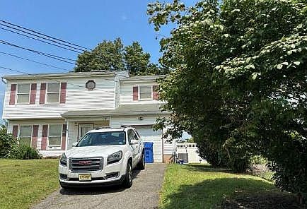 3rd image of 59 E New St