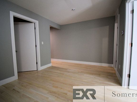 2nd image of 982 Findlay Ave APT 2B