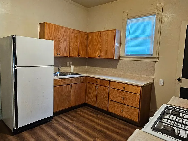 819 E Whitmer St — Photo 8