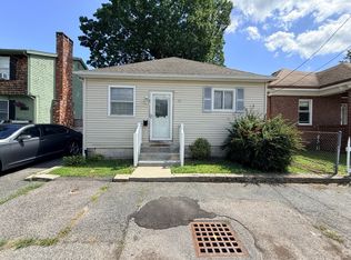 56 Halleck Ave, Riverside, RI 02915