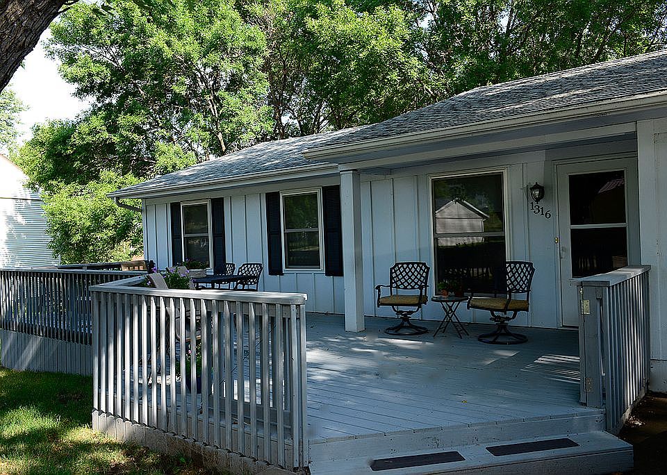Front deck