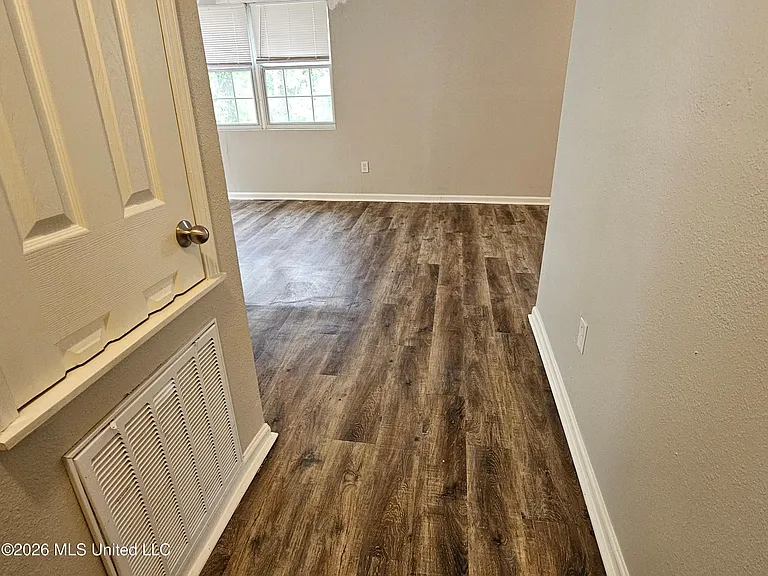 227 Lawrence Rd — Photo 6