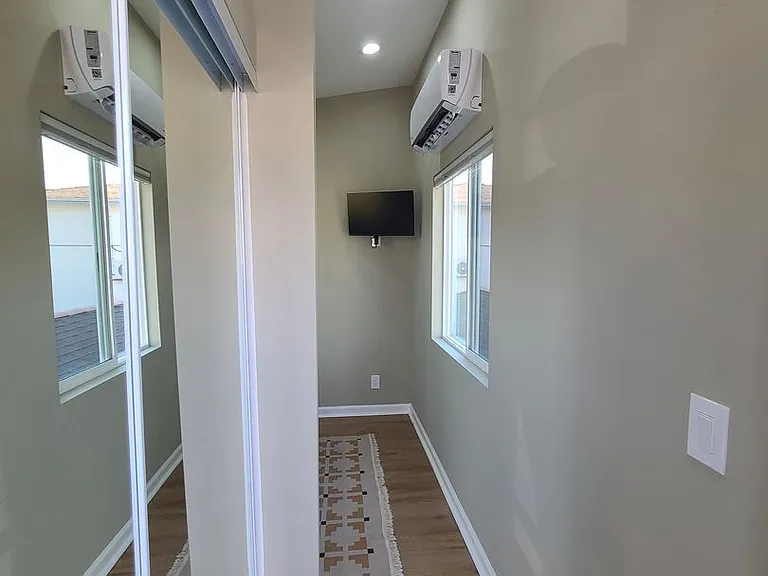 3043 Oliphant St — Photo 38