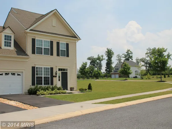 129 Strathmore Way, Martinsburg, WV 25403