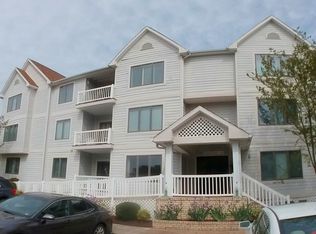 4 Harbor Watch Dr Unit 516, Chesapeake, VA 23320