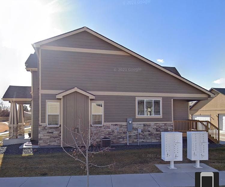 2nd image of 1017 Old Town Ln
