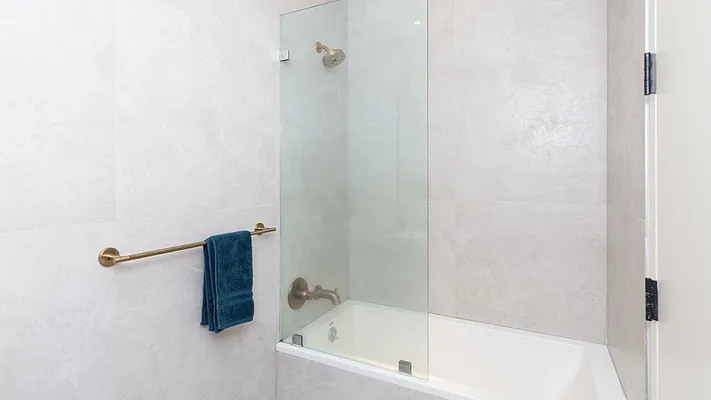 Rented by Nooklyn NYC LLC | media 109