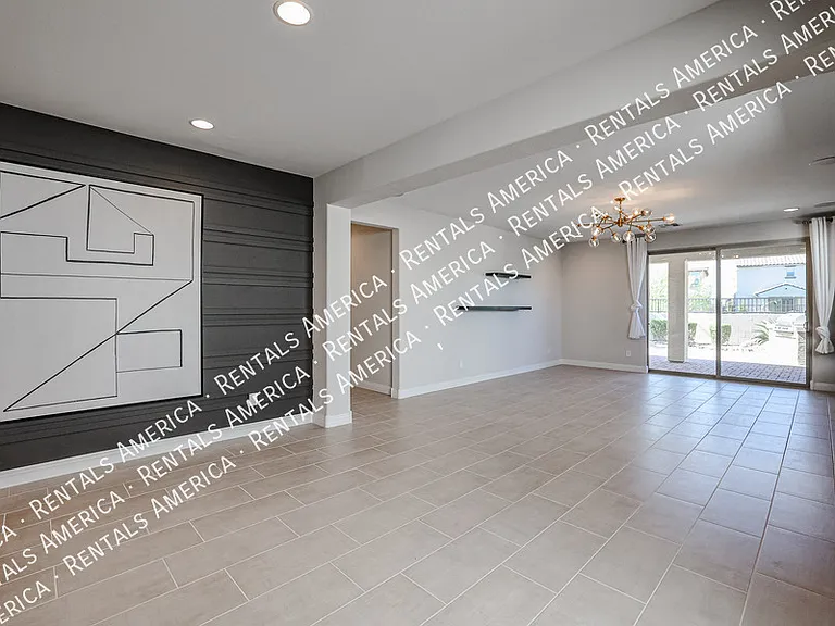 8817 W Luke Ave — Photo 16