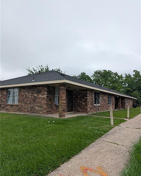 1st image of 10940 Roger Dr