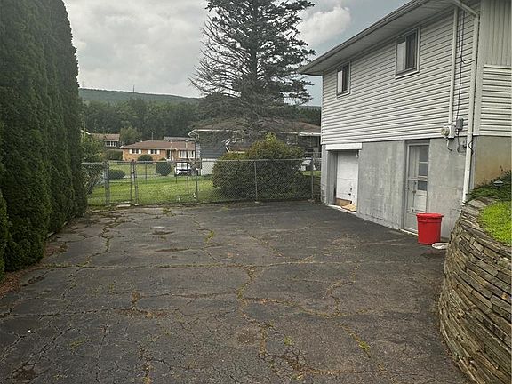2nd image of 104 Mackie Ln