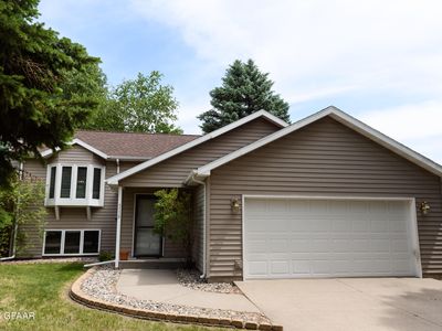 3110 Royal Dr, Grand Forks, ND, 58201