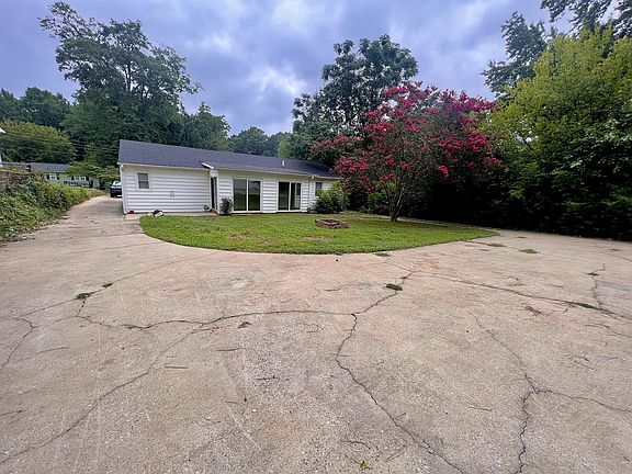 3rd image of 716 Magness Dr