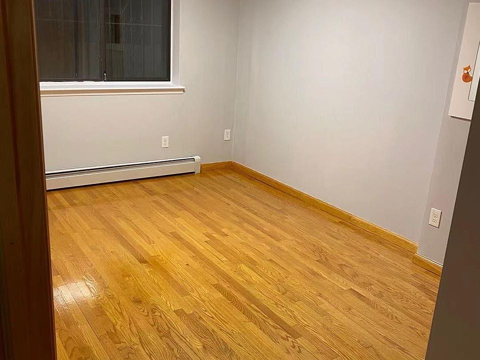 1st image of 12312 25th Ave #1