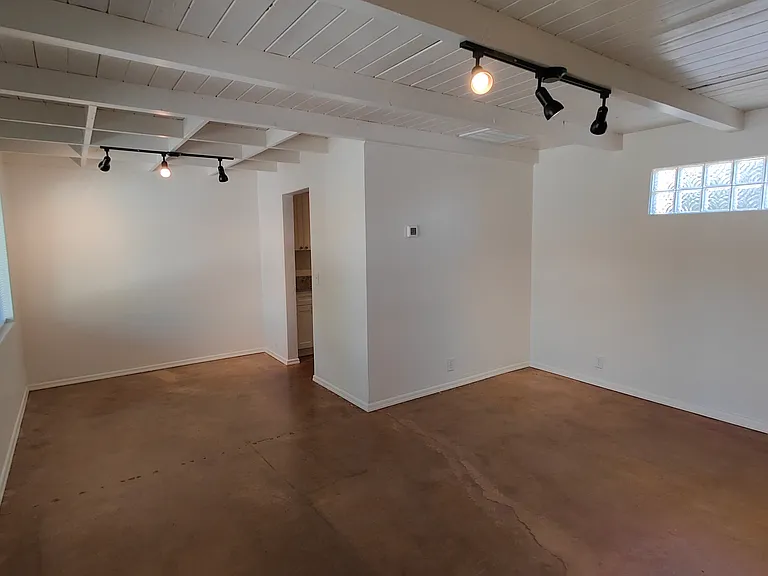 3416 N 2nd Ave — Photo 2