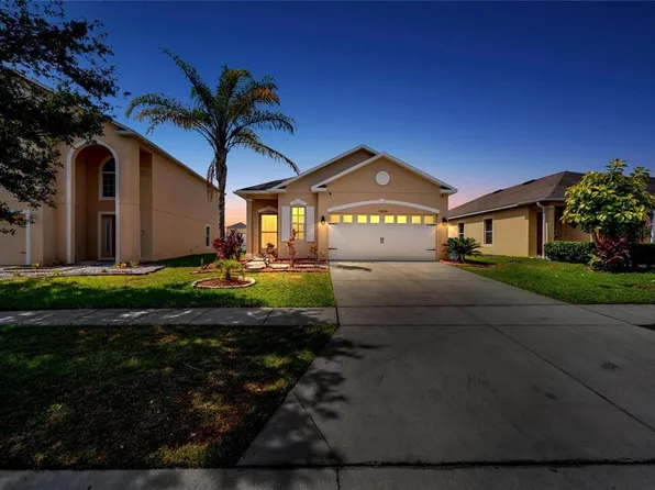 13239 Waterford Castle Dr, Dade City, FL 33525