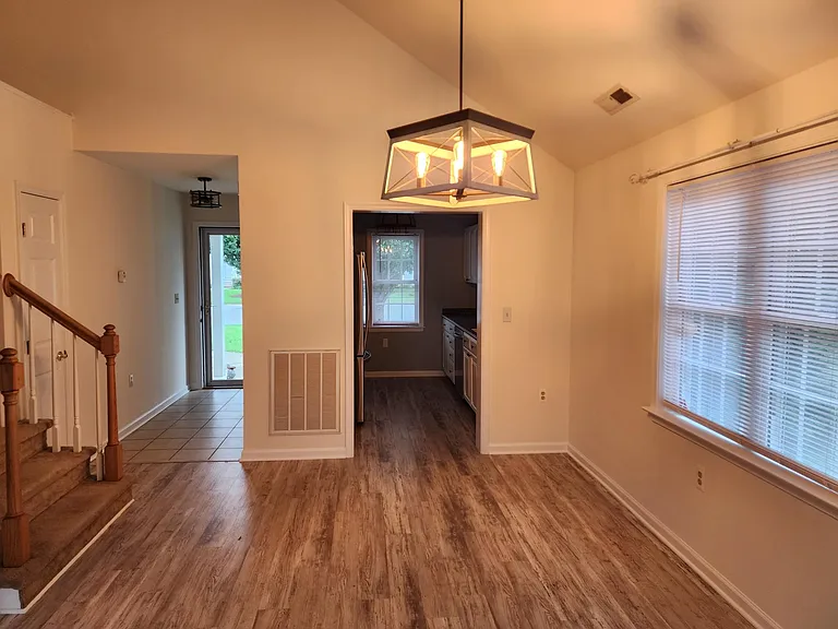 922 Rosalie Way — Photo 6