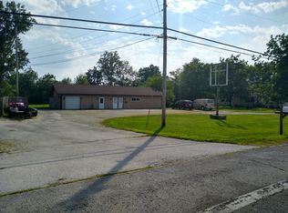1229 Columbus Ave, Fostoria, OH 44830