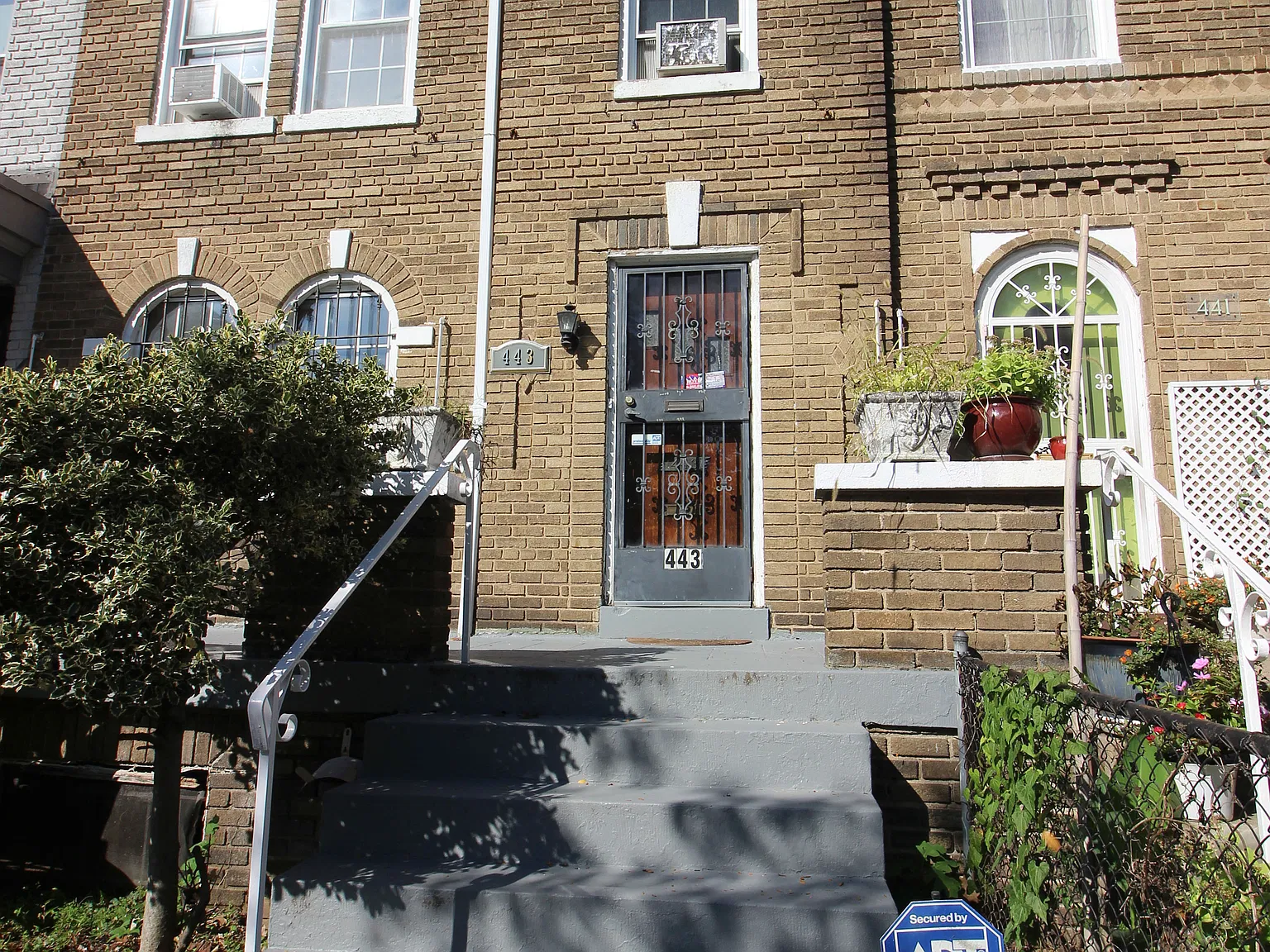 3 bed, 1.5 bath, 2300 sqft, $3,795 — Photo 1