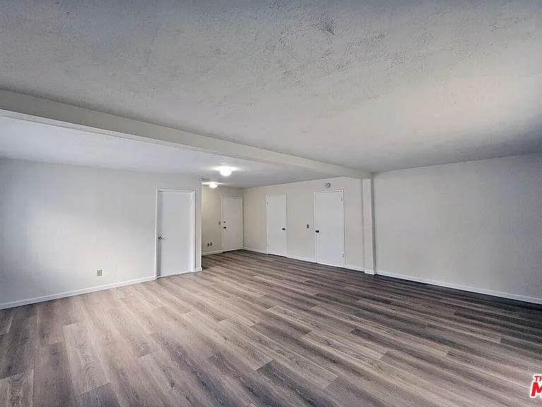 2251 Maurice Ave — Photo 9
