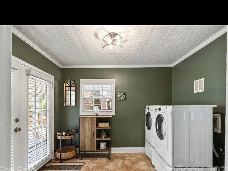 4326 Castleton Rd — Photo 10