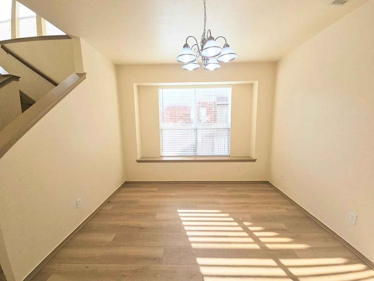 Large 2 Story in Northwest ISD with Community Pool — Photo 3