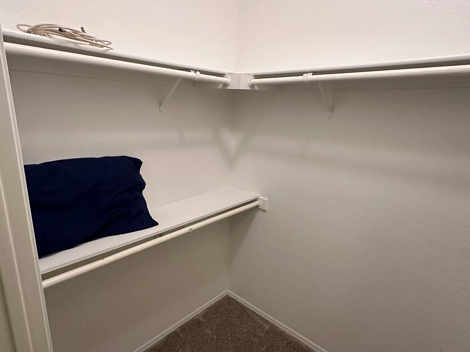 2 bed, 1022 sqft, $1,300 — Photo 4