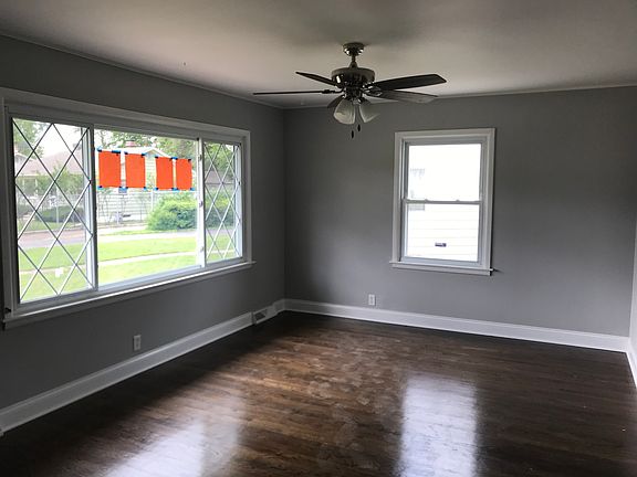 3rd image of 1065 N Pleasure Ct