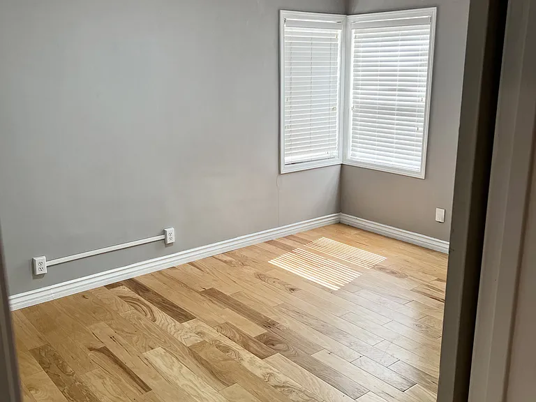 7019 Jamieson Ave — Photo 18