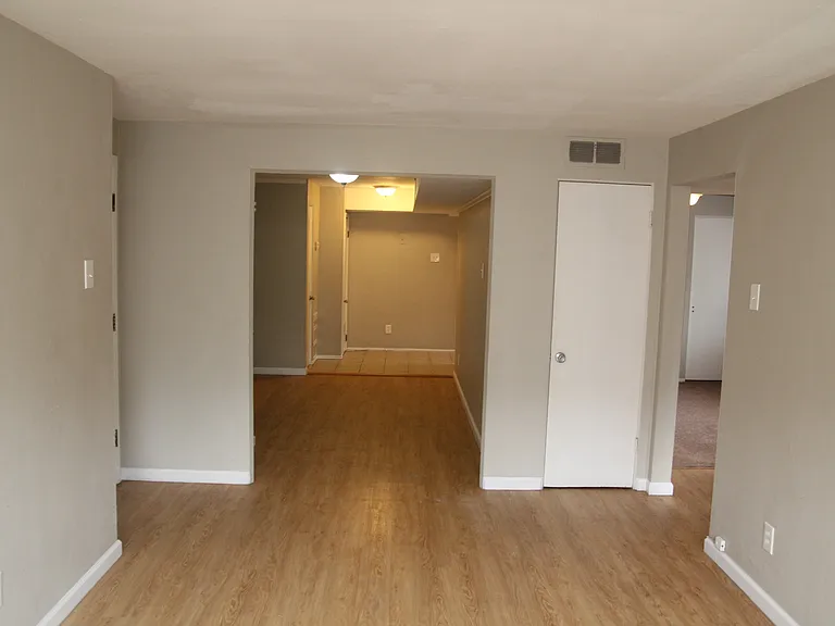 7574 Buckingham Dr #6 — Photo 5