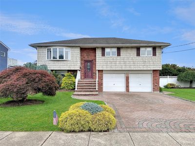 57 S Crescent Drive, Farmingdale, NY, 11735