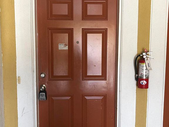 3rd image of 6915 Ortega Woods Dr Unit 14